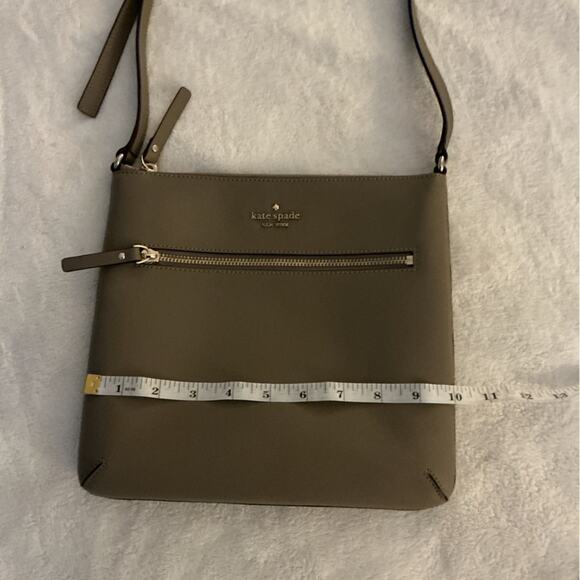 Kate Spade Gray Messenger Bag.  New! - Picture 11 of 12